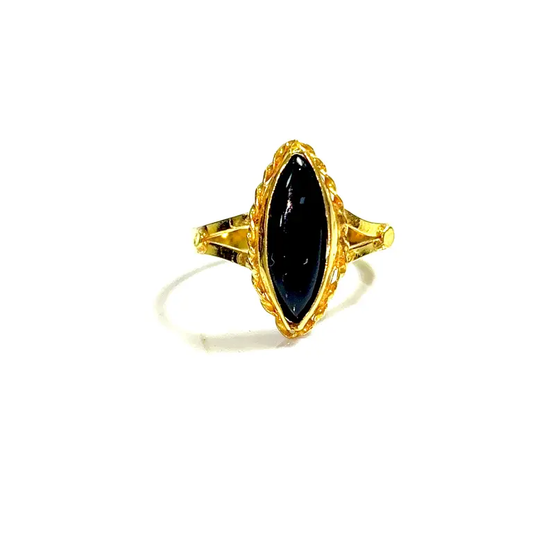Black Stone Ring - 14 carat gold