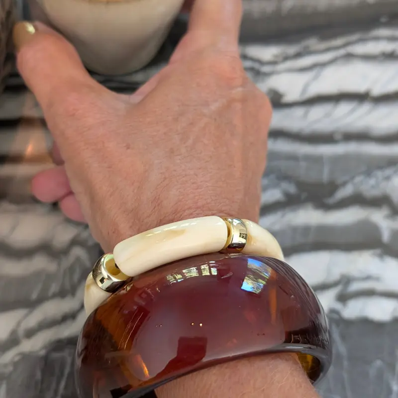 Brede bruine gemarmerde bangle armband