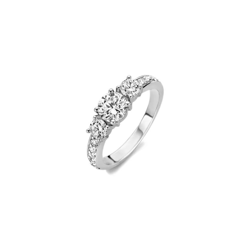 Classic Triple Zirkonia Ring
