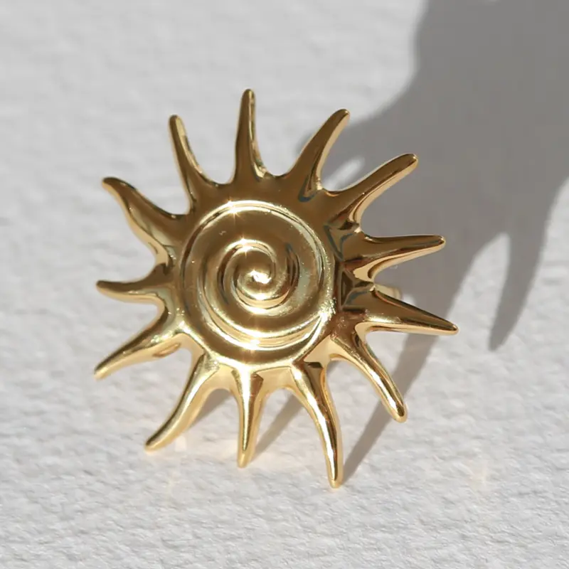 Gouden ring feel the sun