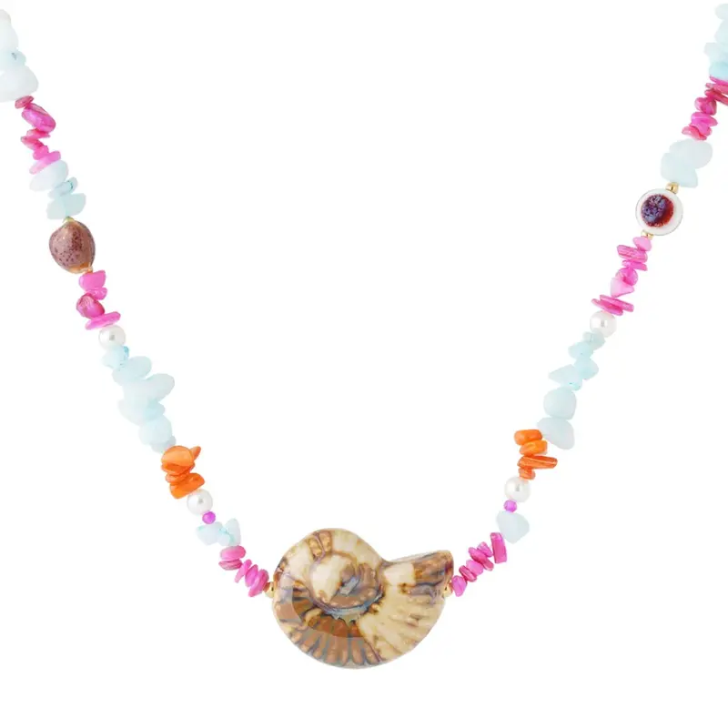 Mixed color kralenketting met statement schelp