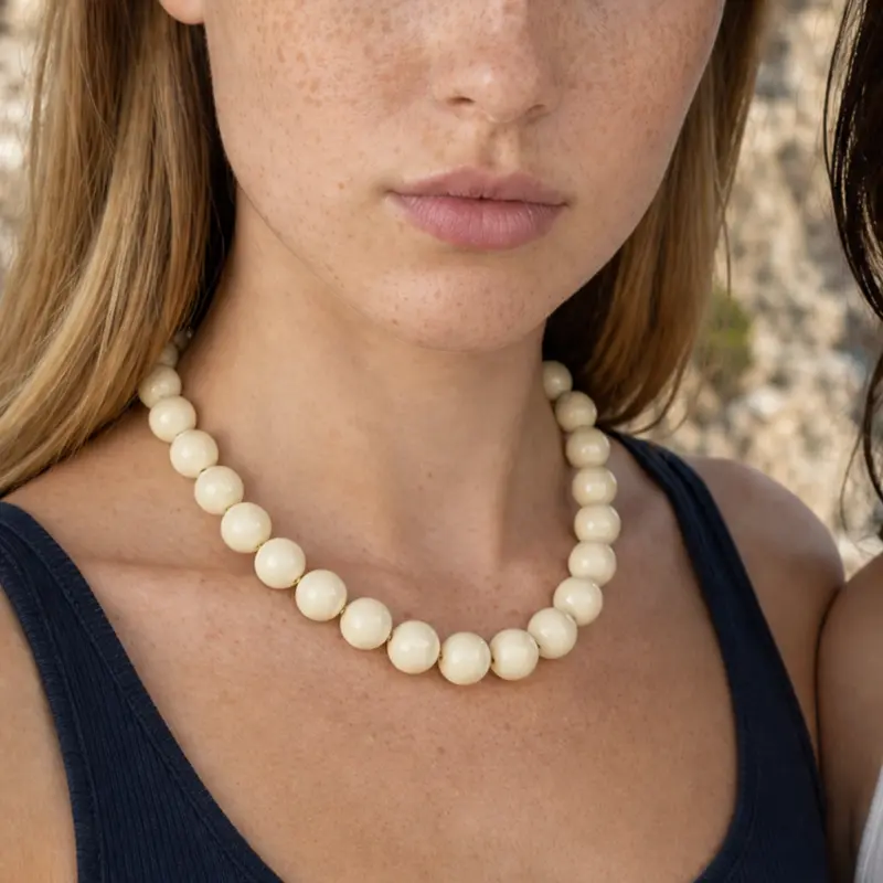Offwhite grote kralenketting Luna