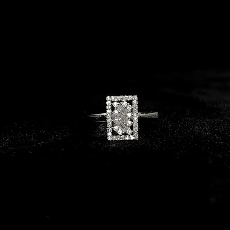 Regal Frame Ladies Ring - Silver 925