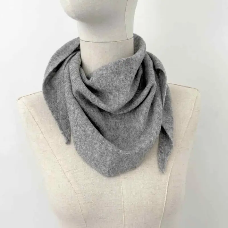 sjaalmania sjaal cosy triangle medium grey