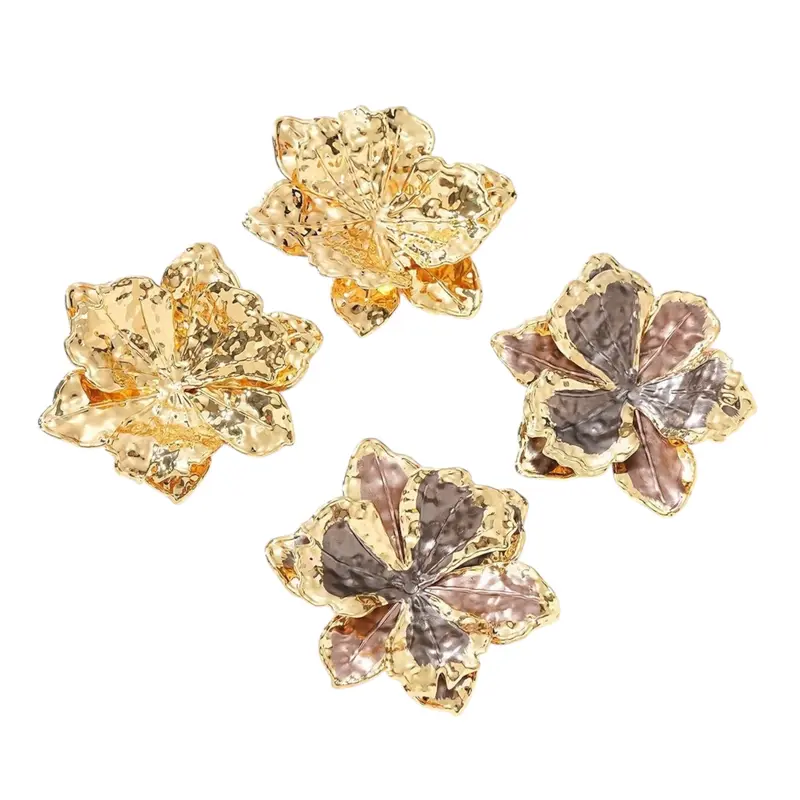 Statement flowery studs oorbellen