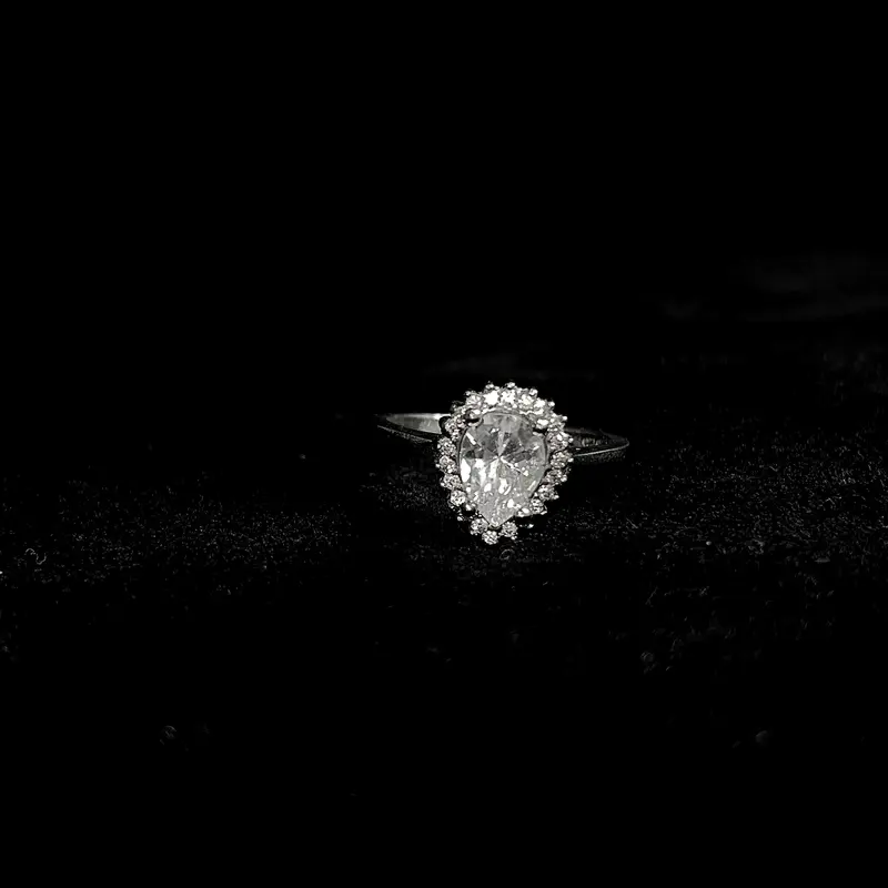 Tear Drop Ladies Ring - Silver 925