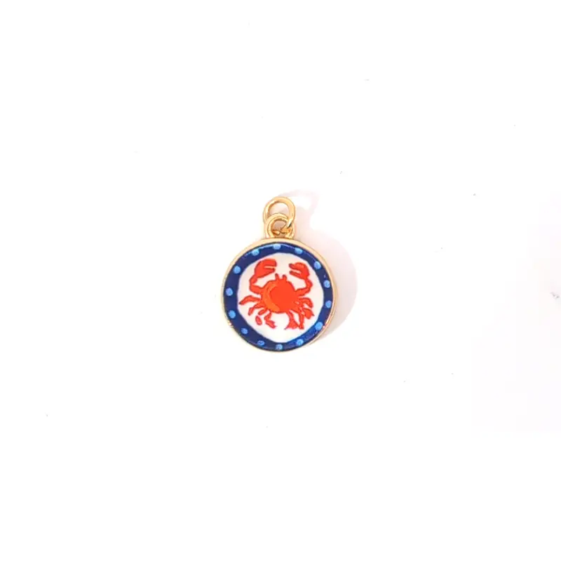 Wit-blauwe ronde bedel met krab geschilderd