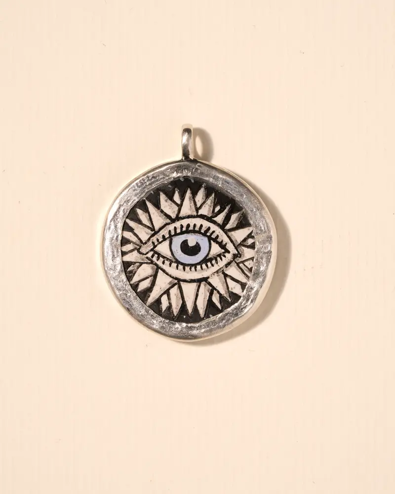 Zilveren hanger met protecting eye