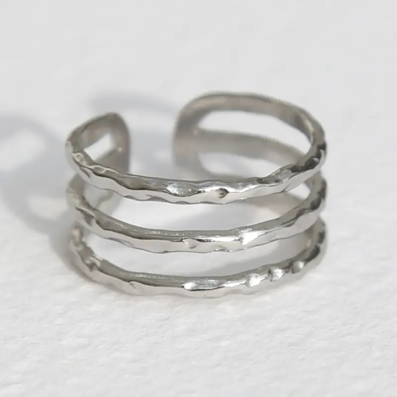 Zilveren ring hammered lines