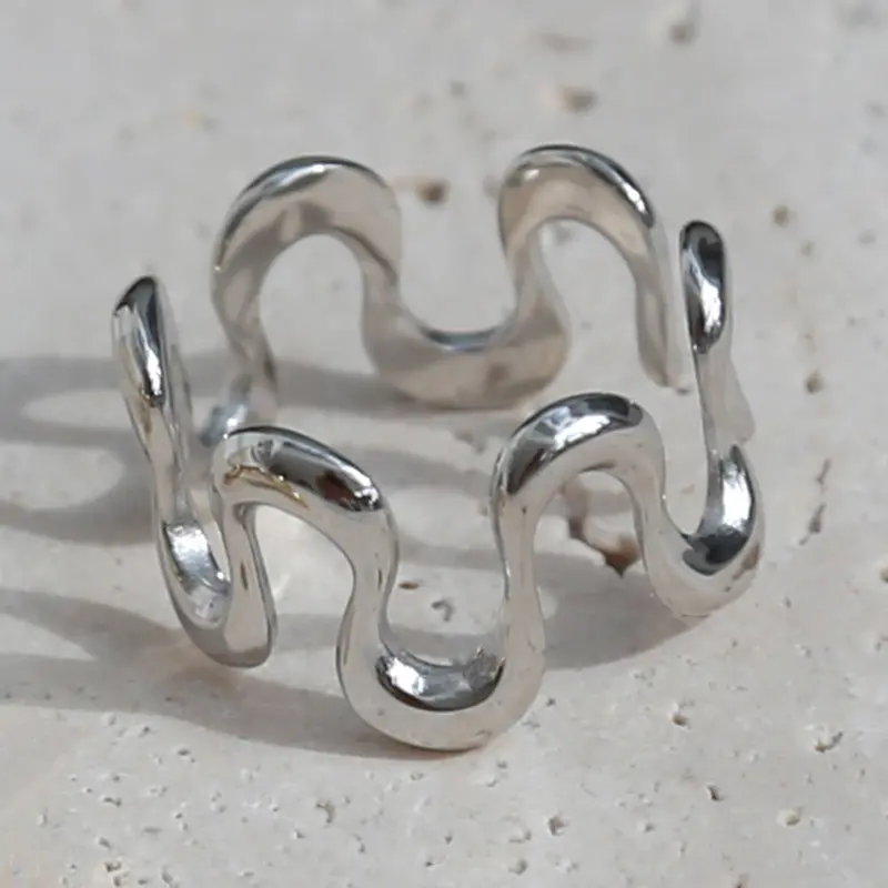 Zilveren ring swirl